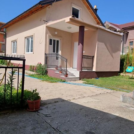 Sara Apartments Плав Екстер'єр фото