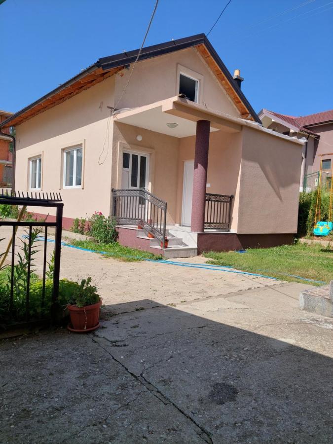 Sara Apartments Плав Екстер'єр фото